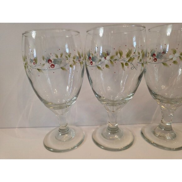 Set Of 4 Pfaltzgraff Winterberry Holiday Berry & Leaf Water Goblets - Picture 2 of 4